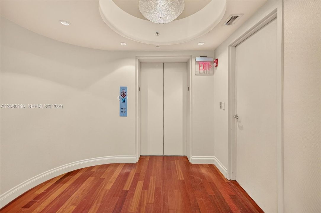 En Venta: $1,150,000 (3 camas, 2 baños, 2630 Pies cuadrados)