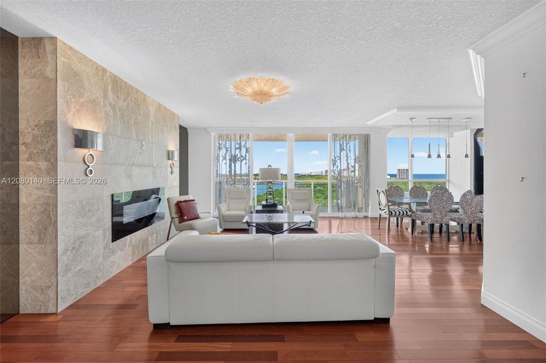 En Venta: $1,150,000 (3 camas, 2 baños, 2630 Pies cuadrados)