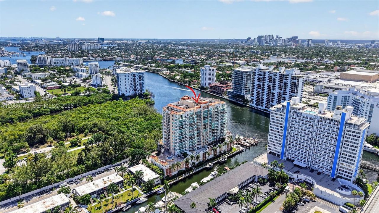 En Venta: $1,150,000 (3 camas, 2 baños, 2630 Pies cuadrados)