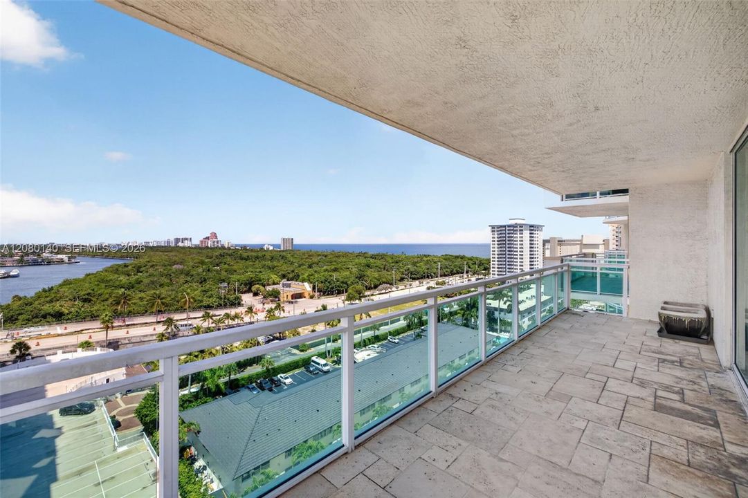 En Venta: $1,150,000 (3 camas, 2 baños, 2630 Pies cuadrados)