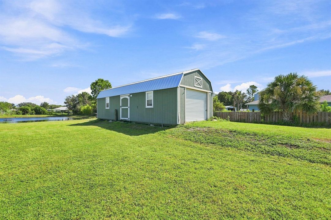 45_dsc09107Shed