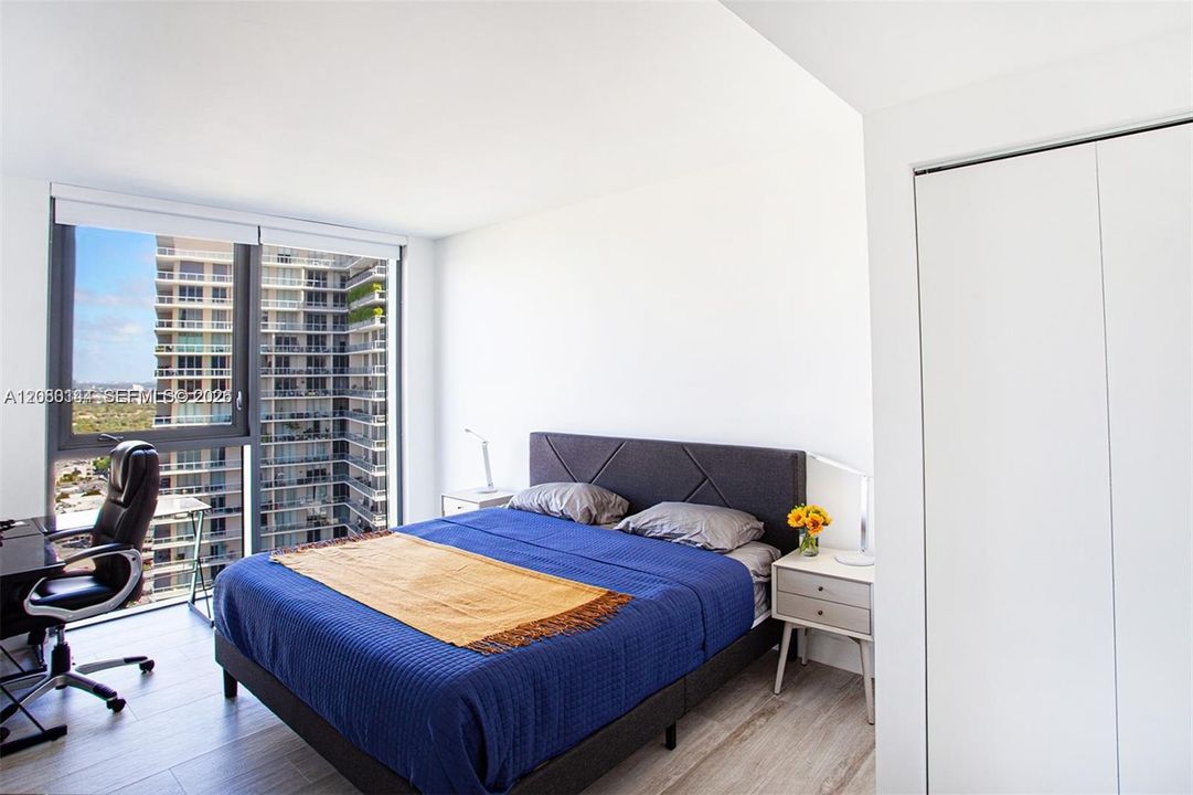 For Rent: $5,500 (2 beds, 2 baths, 864 Square Feet)