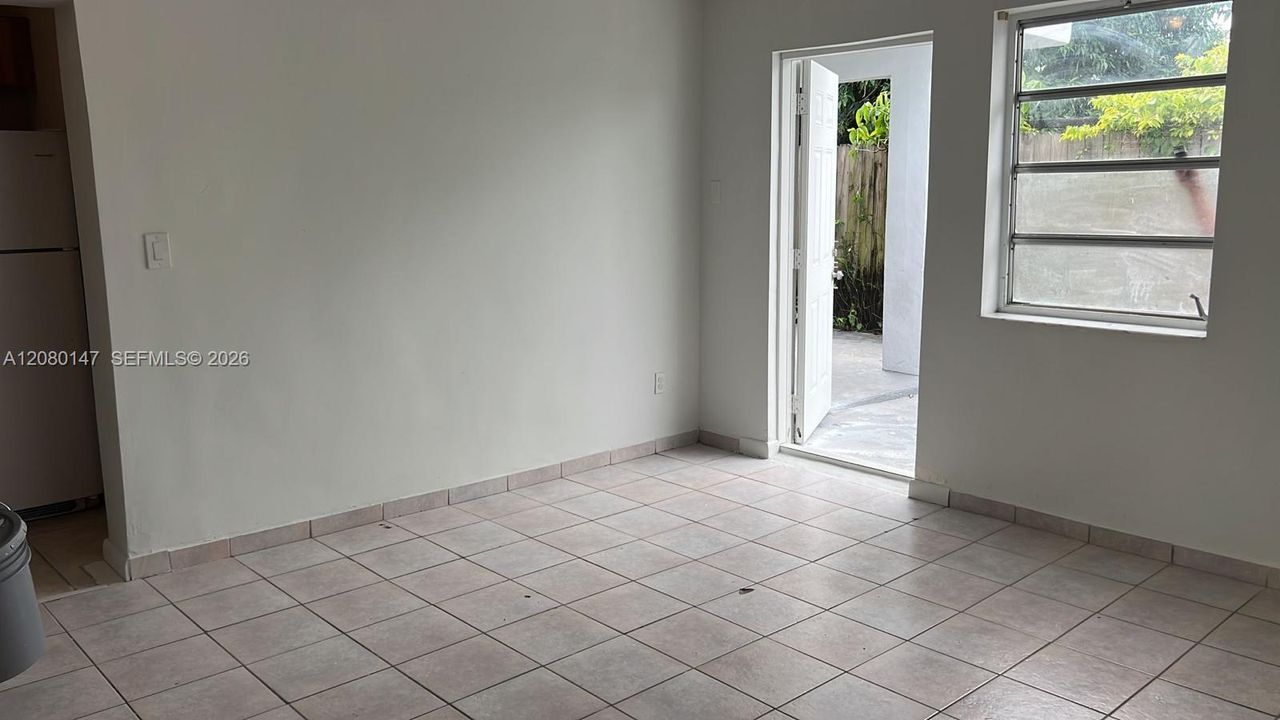 For Rent: $2,000 (2 beds, 1 baths, 590 Square Feet)