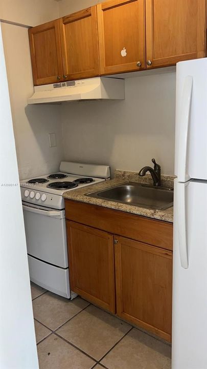 For Rent: $2,000 (2 beds, 1 baths, 590 Square Feet)