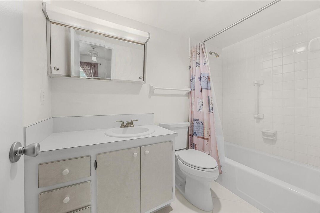 2nd Bathroom