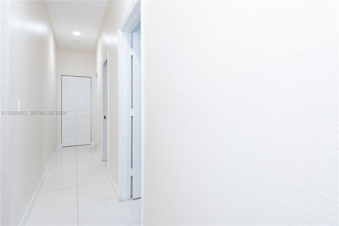 For Sale: $570,000 (4 beds, 2 baths, 864 Square Feet)