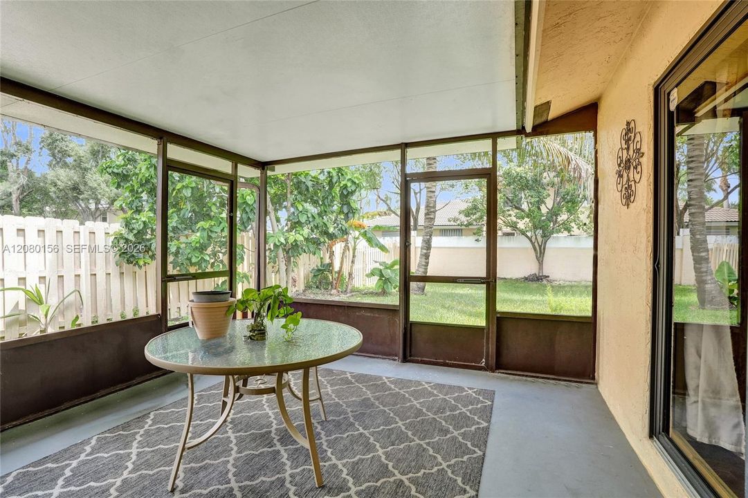 En Venta: $499,000 (3 camas, 2 baños, 1393 Pies cuadrados)