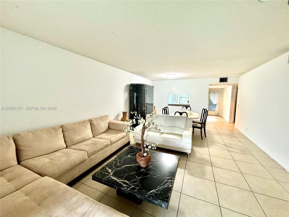 En Venta: $225,000 (2 camas, 2 baños, 1192 Pies cuadrados)