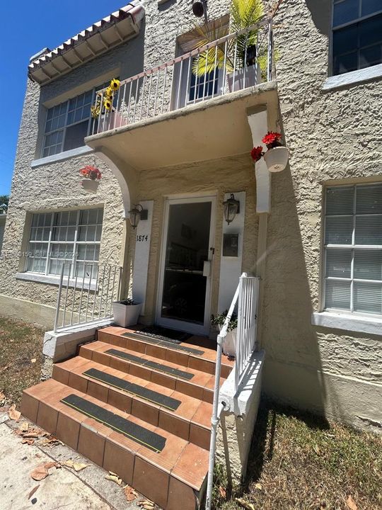For Rent: $1,800 (1 beds, 1 baths, 8288 Square Feet)