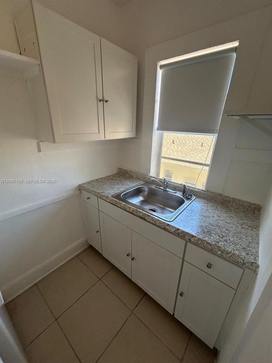 For Rent: $1,800 (1 beds, 1 baths, 8288 Square Feet)