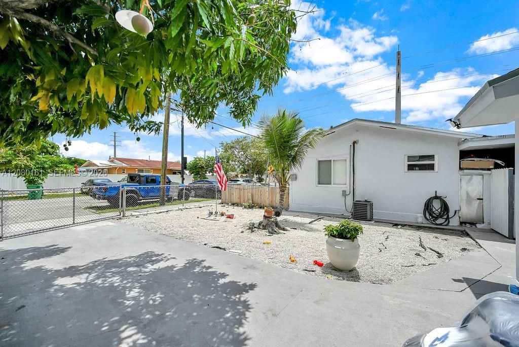 В аренду: $2,550 (3 спален, 1 ванн, 1100 Квадратных фут)