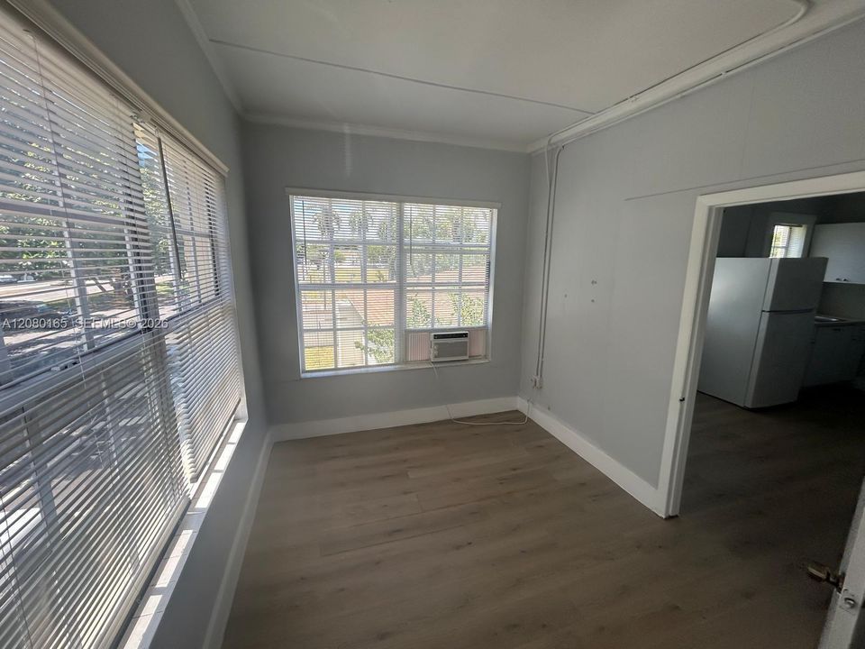 For Rent: $2,000 (2 beds, 1 baths, 8288 Square Feet)