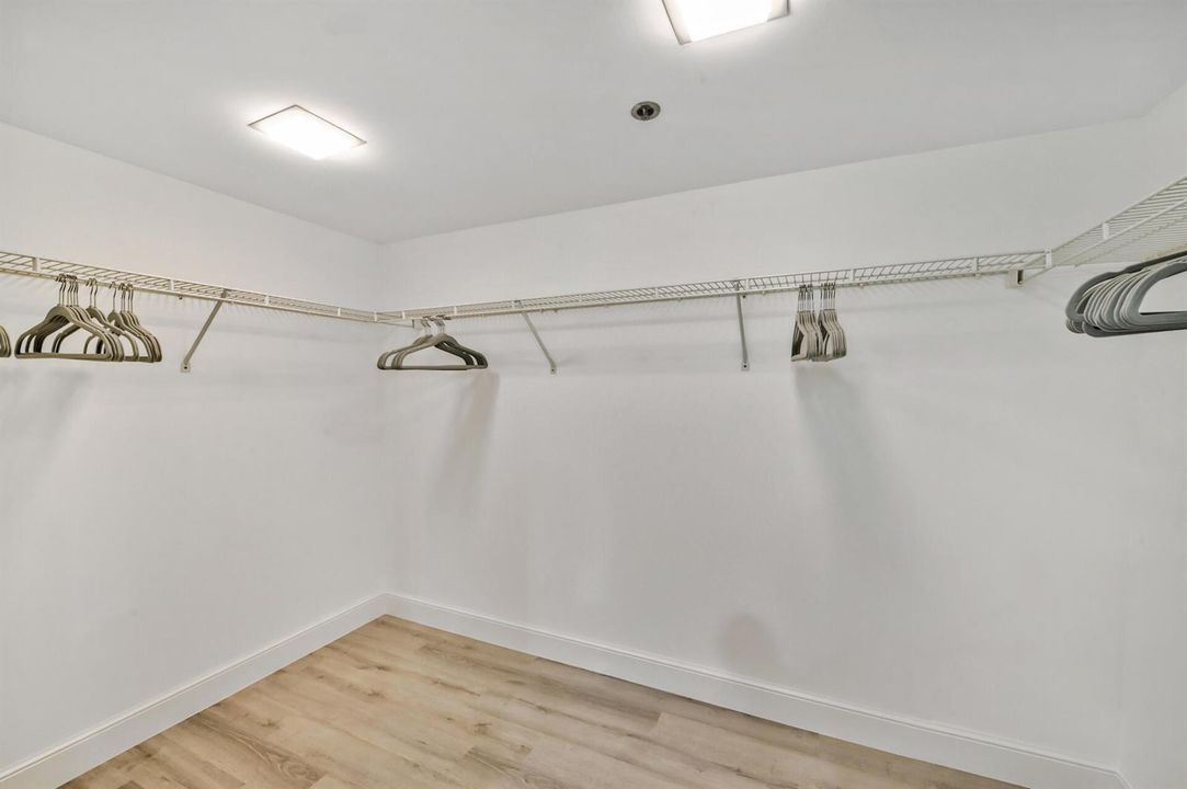 Walk in closet