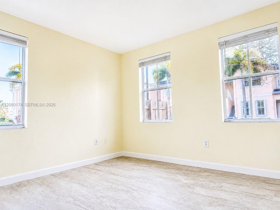 For Rent: $2,250 (3 beds, 2 baths, 1151 Square Feet)