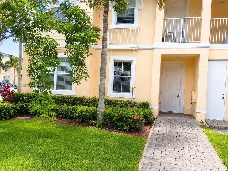 For Rent: $2,250 (3 beds, 2 baths, 1151 Square Feet)