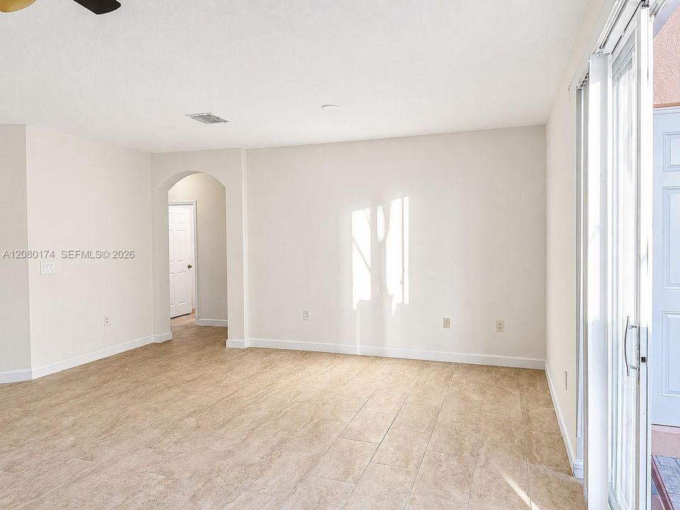 For Rent: $2,250 (3 beds, 2 baths, 1151 Square Feet)