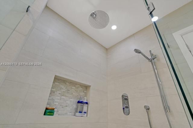 For Rent: $27,000 (5 beds, 4 baths, 3429 Square Feet)