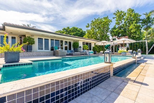 For Rent: $27,000 (5 beds, 4 baths, 3429 Square Feet)