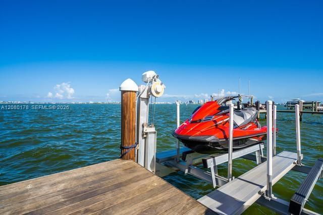 For Rent: $27,000 (5 beds, 4 baths, 3429 Square Feet)