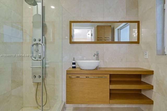 For Rent: $27,000 (5 beds, 4 baths, 3429 Square Feet)