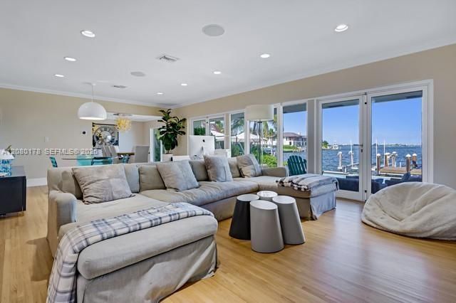 For Rent: $27,000 (5 beds, 4 baths, 3429 Square Feet)