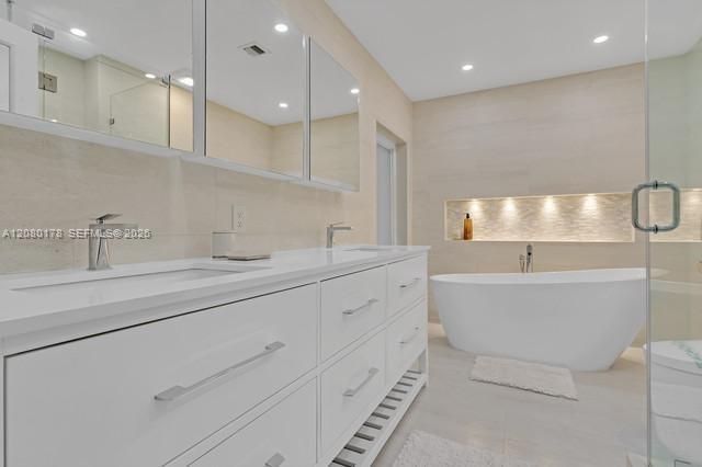 For Rent: $27,000 (5 beds, 4 baths, 3429 Square Feet)
