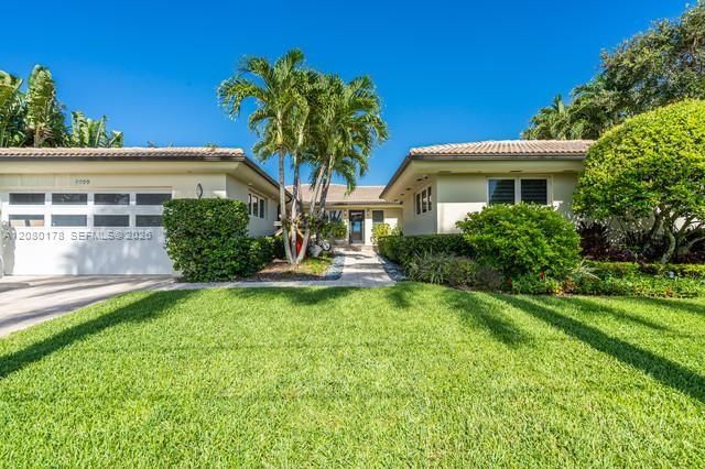For Rent: $27,000 (5 beds, 4 baths, 3429 Square Feet)