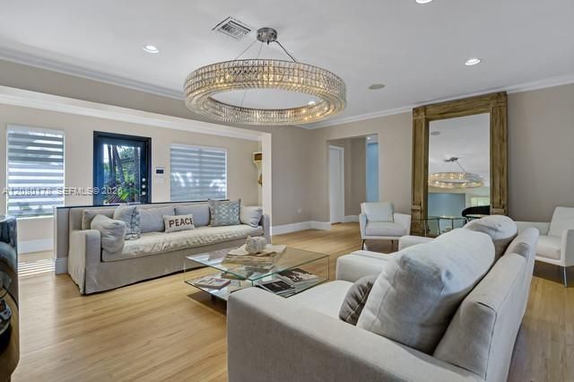 For Rent: $27,000 (5 beds, 4 baths, 3429 Square Feet)