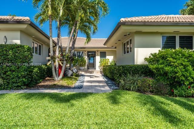 For Rent: $27,000 (5 beds, 4 baths, 3429 Square Feet)