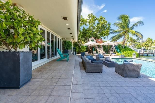 For Rent: $27,000 (5 beds, 4 baths, 3429 Square Feet)