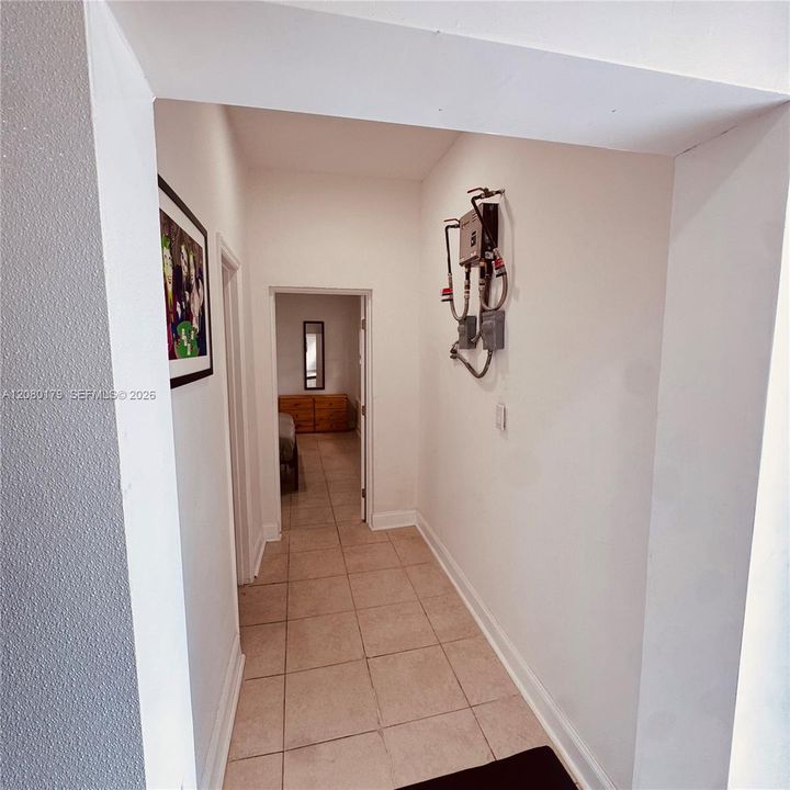 For Rent: $2,000 (1 beds, 1 baths, 1138 Square Feet)