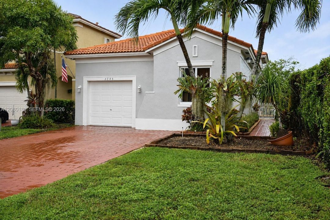 For Sale: $425,000 (3 beds, 2 baths, 1426 Square Feet)