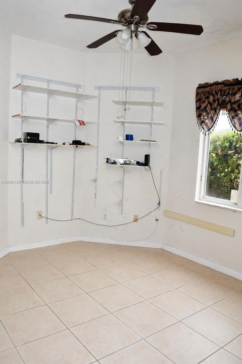 For Sale: $425,000 (3 beds, 2 baths, 1426 Square Feet)