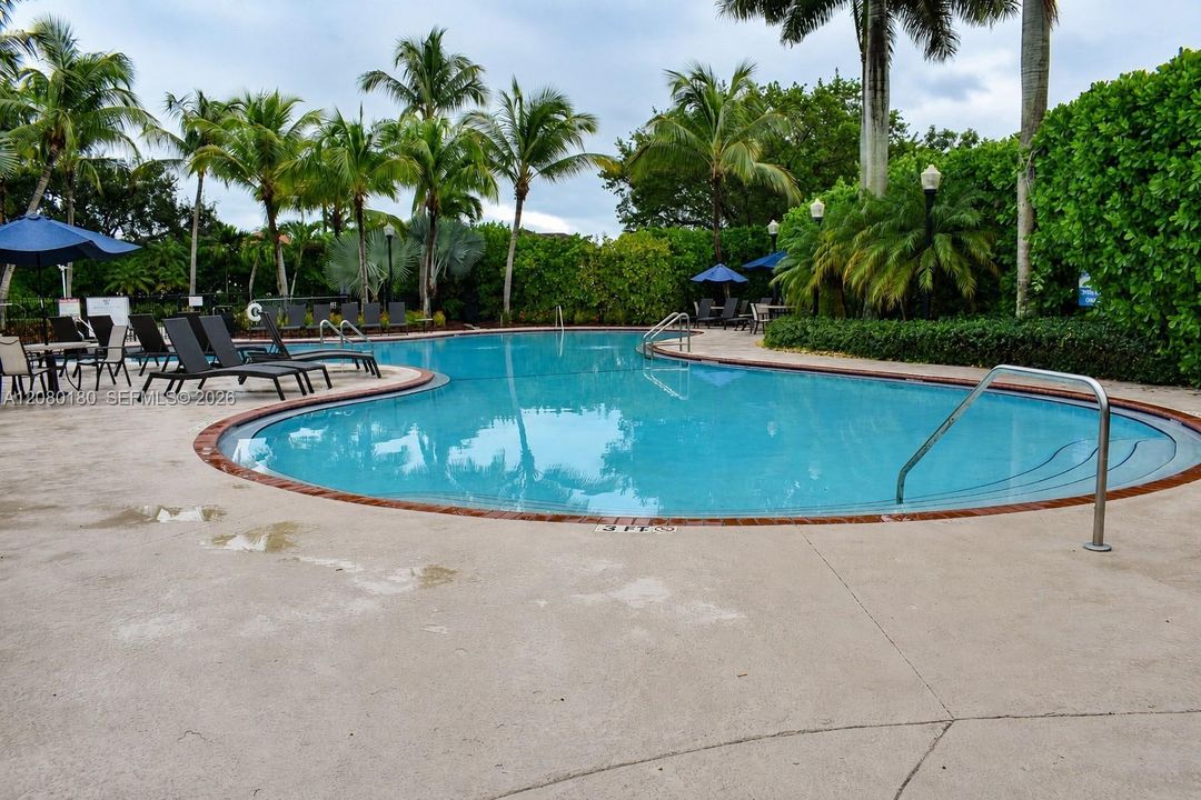 For Sale: $425,000 (3 beds, 2 baths, 1426 Square Feet)