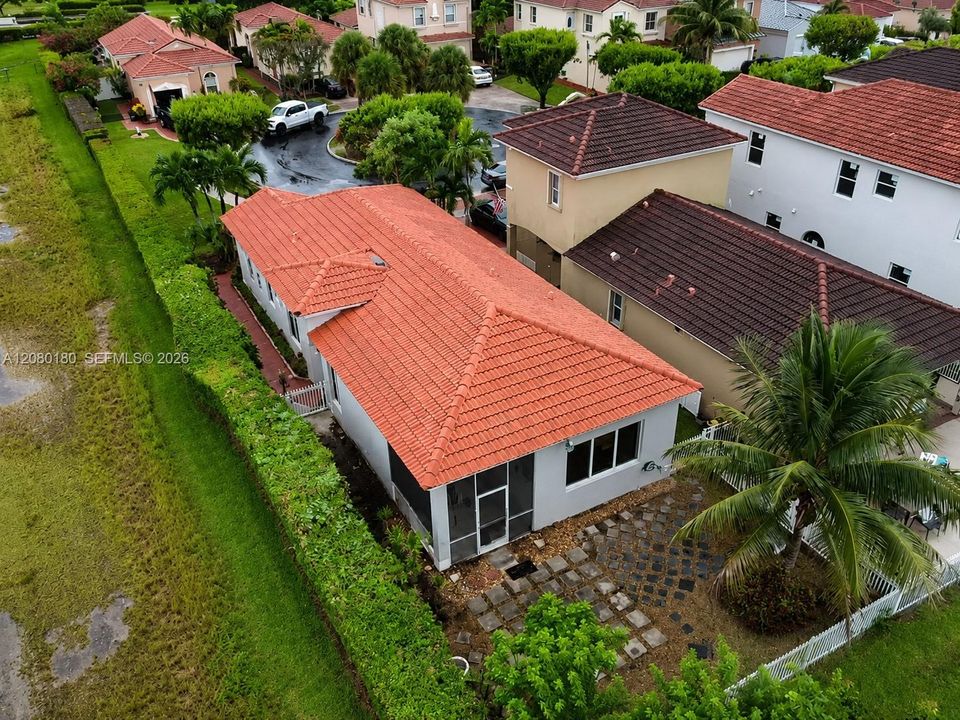 For Sale: $425,000 (3 beds, 2 baths, 1426 Square Feet)