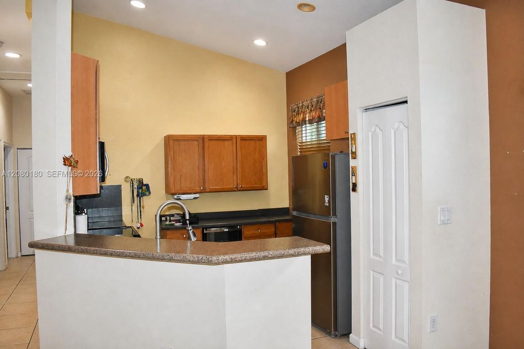 For Sale: $425,000 (3 beds, 2 baths, 1426 Square Feet)