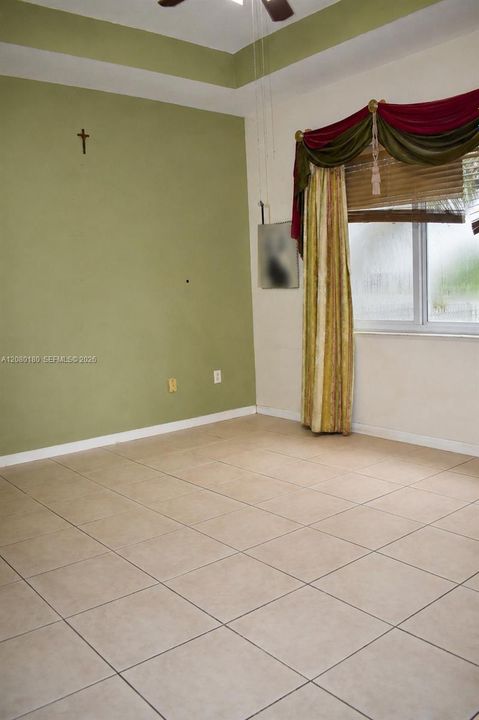 For Sale: $425,000 (3 beds, 2 baths, 1426 Square Feet)
