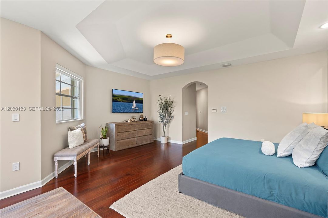 For Sale: $2,950,000 (5 beds, 3 baths, 3686 Square Feet)