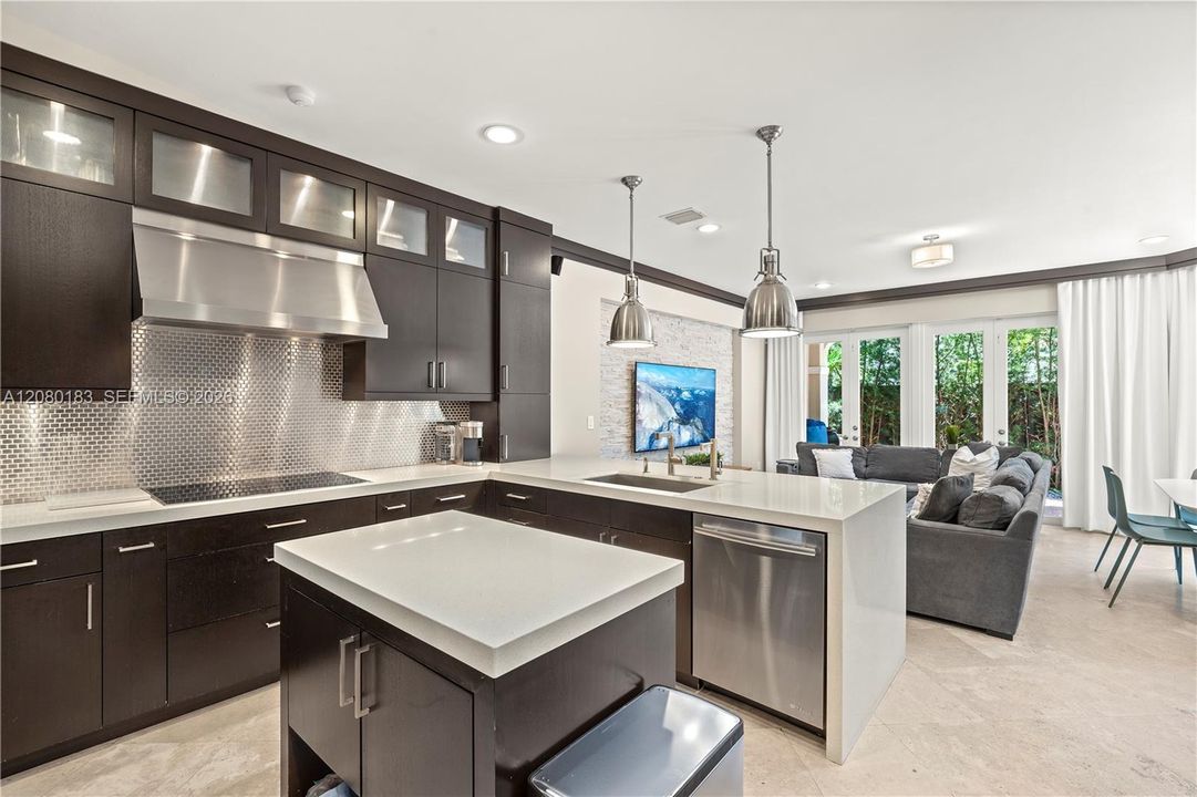 For Sale: $2,950,000 (5 beds, 3 baths, 3686 Square Feet)