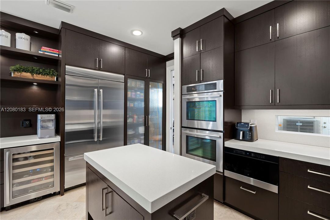 For Sale: $2,950,000 (5 beds, 3 baths, 3686 Square Feet)