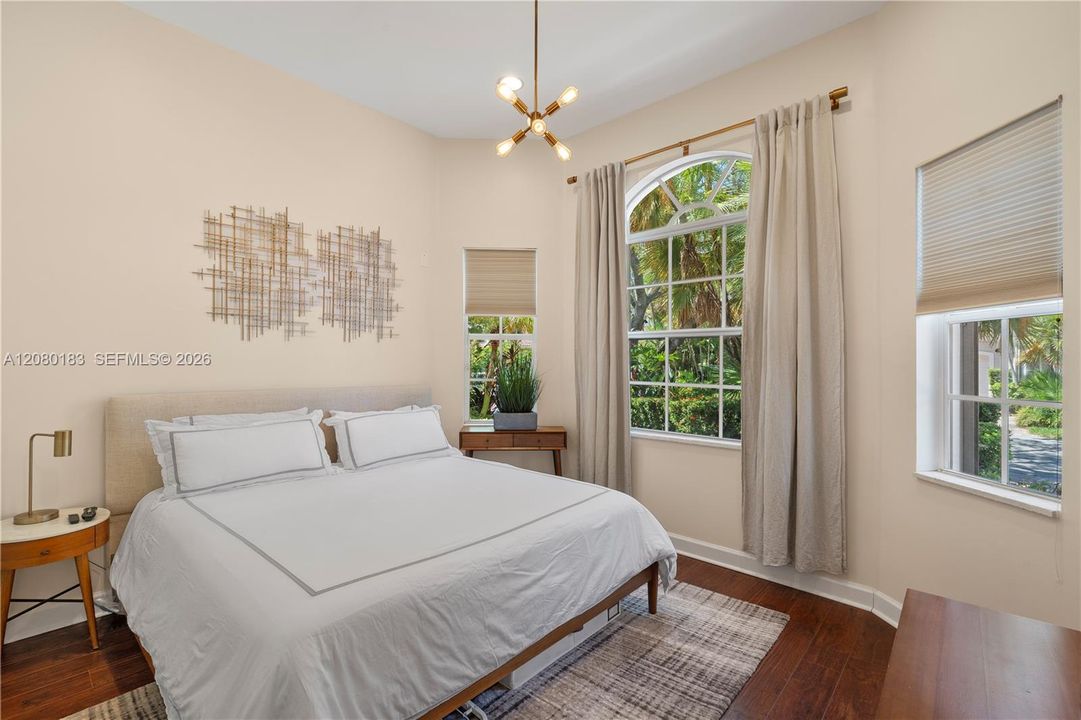 For Sale: $2,950,000 (5 beds, 3 baths, 3686 Square Feet)