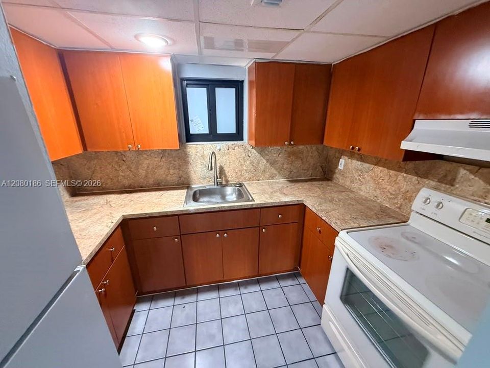 В аренду: $2,500 (2 спален, 1 ванн, 1208 Квадратных фут)