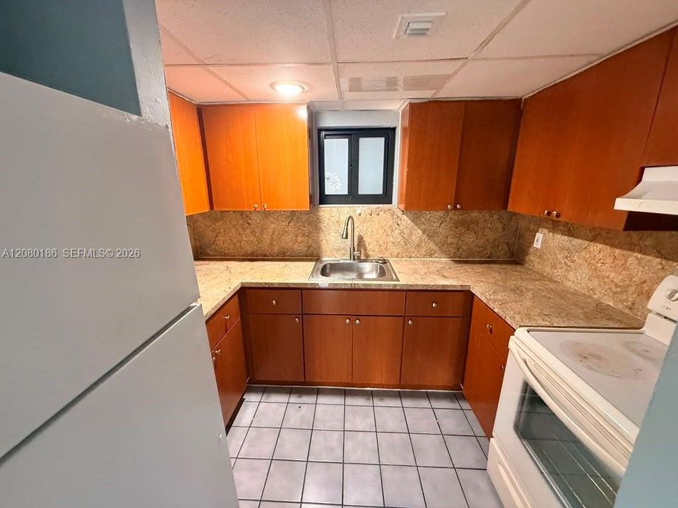 В аренду: $2,500 (2 спален, 1 ванн, 1208 Квадратных фут)
