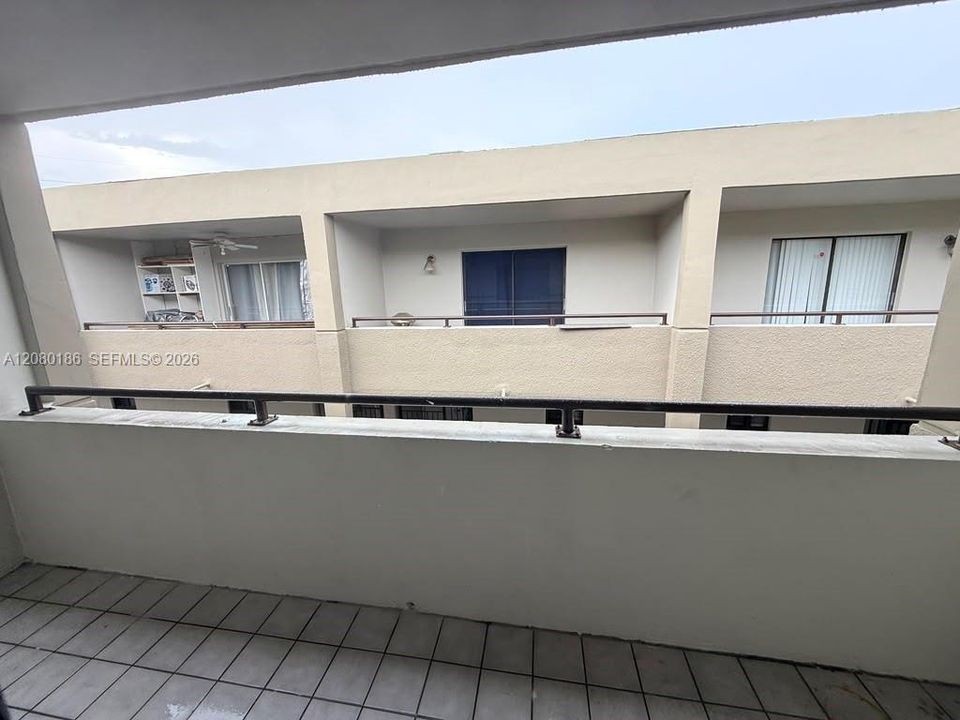 В аренду: $2,500 (2 спален, 1 ванн, 1208 Квадратных фут)