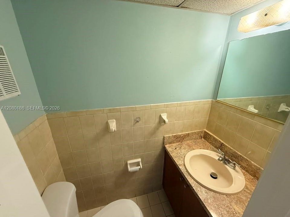 В аренду: $2,500 (2 спален, 1 ванн, 1208 Квадратных фут)