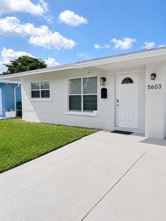 For Rent: $2,600 (2 beds, 2 baths, 1118 Square Feet)