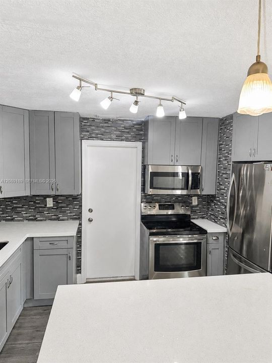 For Rent: $2,600 (2 beds, 2 baths, 1118 Square Feet)