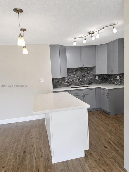 For Rent: $2,600 (2 beds, 2 baths, 1118 Square Feet)