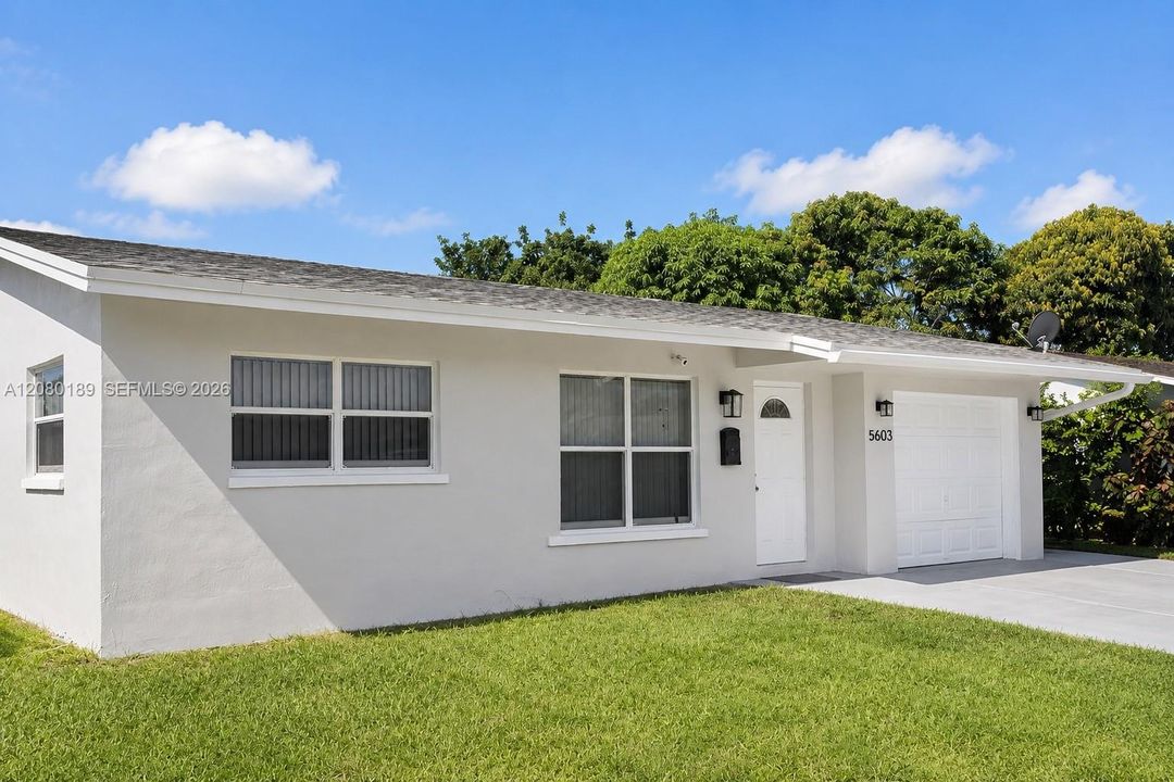 For Rent: $2,600 (2 beds, 2 baths, 1118 Square Feet)