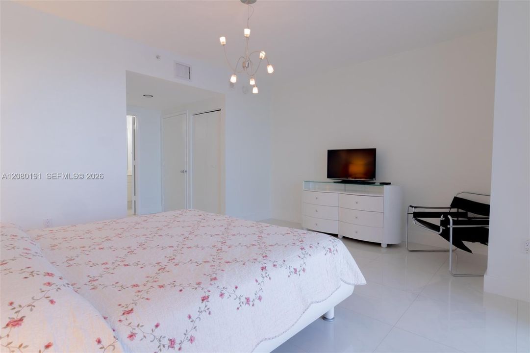 В аренду: $5,000 (2 спален, 2 ванн, 1470 Квадратных фут)